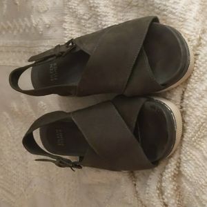 Eileen Fisher Gray platform leather Eileen Fisher sandals sandals women's Size 6